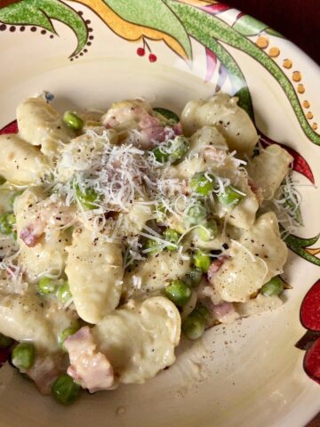 Gnocchi with Bacon Peas and Cream Sauce