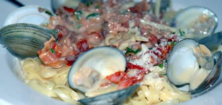 clams carbonara pasta dish