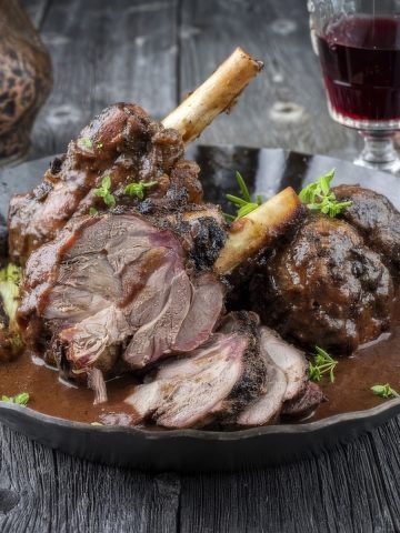 Lamb in Wine Sauce