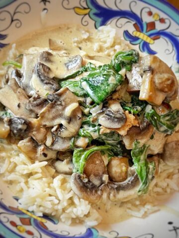 Chicken Mushrooms and Spinach in a Cream Sauce