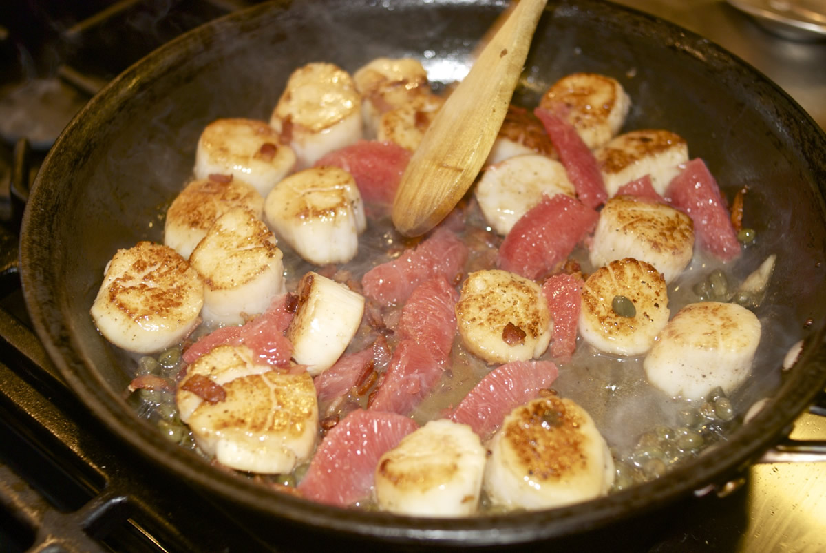 Scallops and Grapefuit