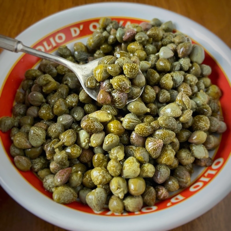 Capers in a small bowl