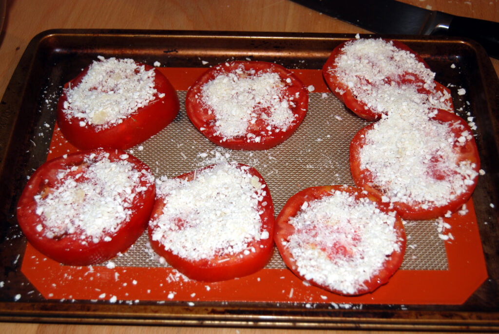 Sliced tomatoes with cheese